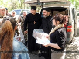 Закарпатские волонтеры привезли помощь павлоградским переселенцам