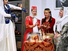 В ArtHub Укринформа второй день презентуют культуру крымских татар