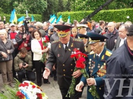 Между активистами у Вечного огня в Киеве произошла драка