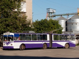 В херсонском троллейбусе опять покалечилась пенсионерка