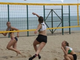 В Черноморске открыли летний сезон соревнований по пляжному волейболу