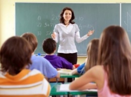 Черниговским педагогам поднимут зарплату