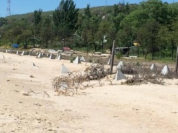 Военные передумали уходить с пляжа в пос. Песчаный в Мариуполе (ФОТО)