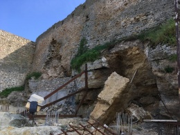 Проблемная стена Аккерманской крепости вновь дала трещину