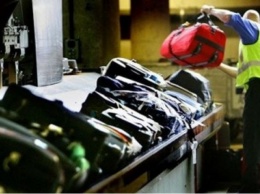 Натуральный грабеж: в соцсети рассказали, как «Борисполе» вскрывают чемоданы
