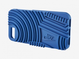 Nike выпустила чехлы для iPhone с рисунком подошвы кроссовок Air Force 1 и Roshe