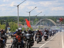 По Луганску промчалась армия мотоциклистов: появились фото