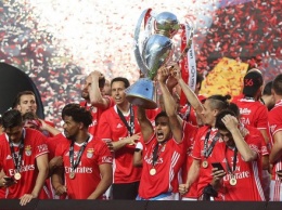 "Бенфика" в четвертый раз подряд стала чемпионом Португалии
