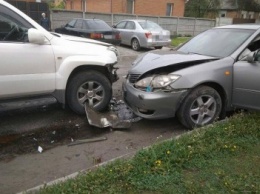 На Баварии водитель "легковушки" уснул за рулем и врезался во внедорожник (ФОТО)