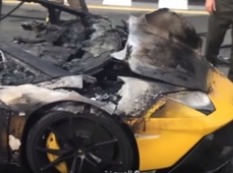 Lamborghini Aventador Roadster полностью сгорел в Дубае