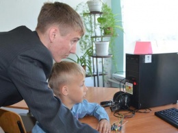 Сельская школа Днепропетровщины первой в Украине внедряет дистанционные уроки программирования