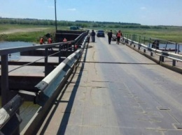 На Николаевщине ремонтируют понтонный мост - составлен альтернативный маршрут движения (ФОТО)