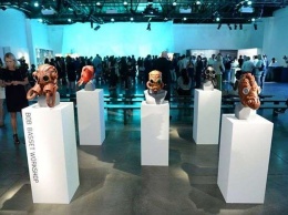 Кожаные маски и черепа: в Харькове покажут творения всемирно известной студии Bob Basset