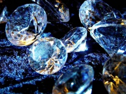 На аукционе в Женеве бриллиант в форме сердца продали за 15 млн. долларов