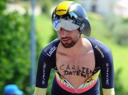 Романтика вне спорта: организаторы Джиро д'Италия оштрафовали велогонщика на 100 франков
