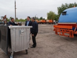 Каменское закупило новые евроконтейнеры для мусора