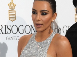 Ким Кардашьян поразила публику сексуальным нарядом на Каннском фестивале