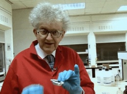 Британский химик рассказал о секретном ингредиенте успеха британских ученых