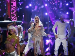 Полуголая Шэр спела на церемонии награждения Billboard Music Awards