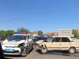 Полицейский Prius во время погони столкнулся с "ВАЗом": водитель в больнице