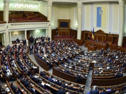 Рада намерена запретить размещать рекламу на фонарях и других конструкциях