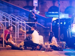 Взрывы в Манчестере: жертвы на концерте и эвакуация из торгового центра (все подробности, фото, видео)