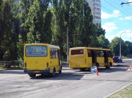 Водители Херсона, будьте осторожны: в городе появляется ровная дорога (фотофакт)