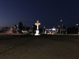 Поклонный крест со стороны Крыма украсили подсветкой (фото)