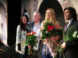 Народная артистка Ольга Сумская сыграла в Мариуполе и получила цветы от мэра(ФОТО, ВИДЕО)