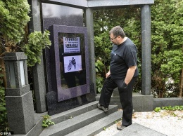 В Словении разработано цифровое надгробие, позволяющее увидеть фотографии и видео умерших