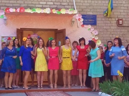Воспитатели детсада «Ласточка» организовали флешмоб для своих выпускников