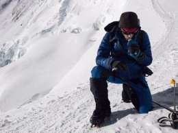 Новый рекорд: Альпинист поднялся к вершине Эвереста за 26 часов