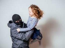 Как уберечь ребенка от преступника