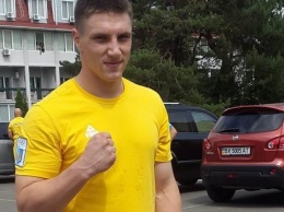 Украинский боксер дебютировал на ринге нокдауном в первом раунде