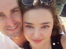 Миранда Керр и создатель Snapchat поженились - СМИ