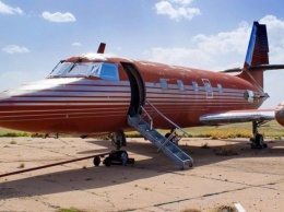 В США на аукционе продали самолет "короля рок-н-ролла" Элвиса Пресли