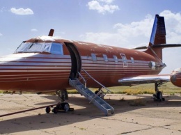 С аукциона продан любимый самолет Элвиса Пресли