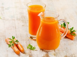 Ученые: Морковный сок защитит от рака