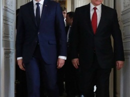 "Доверие" и "взаимная симпатия": появилось знаковое фото со встречи Макрона и Путина