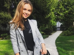 Стефания Маликова вышла в свет в платье за 300 тысяч