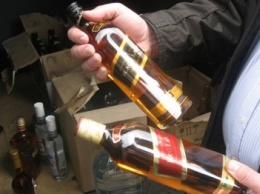 Полиция в Николаеве за три месяца оштрафовала 29 предпринимателей за незаконную торговлю алкоголем и сигаретами (ФОТО)