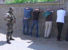 «Руки за голову, лицом к стене!»: В Одессе спецназ «накрыл» наркодельцов (ФОТО, ВИДЕО)