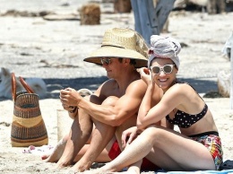 Орландо Блум на пляже с подружкой Кэти Перри