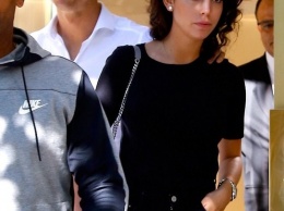 Криштиану Роналду и Джорджина Родригес на шоппинге в Мадриде
