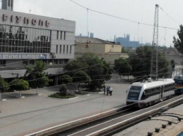 Прибытие поезда. На вокзале Мариуполя заметили современный вагон (Фотофакт)