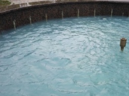 В фонтаны Симферополя добавили химикаты для голубизны воды