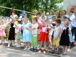 Юрий Солод поздравил детей Славянска с Днем защиты детей