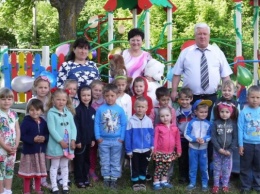 Депутаты от ОППОЗИЦИОННОГО БЛОКА поздравили детей Житомирщины с Днем защиты детей