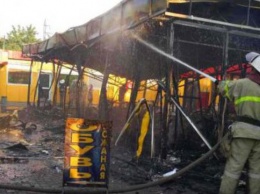 В Харькове вспыхнул пожар на рынке