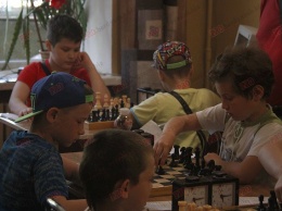 Юные шахматисты приняли участие в праздничном турнире